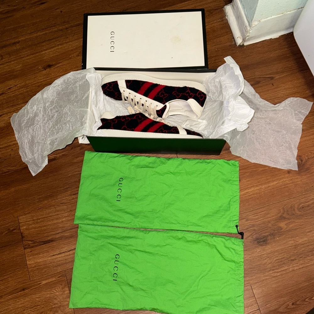 Very rare Gucci shoes authentic wore them once too big on me